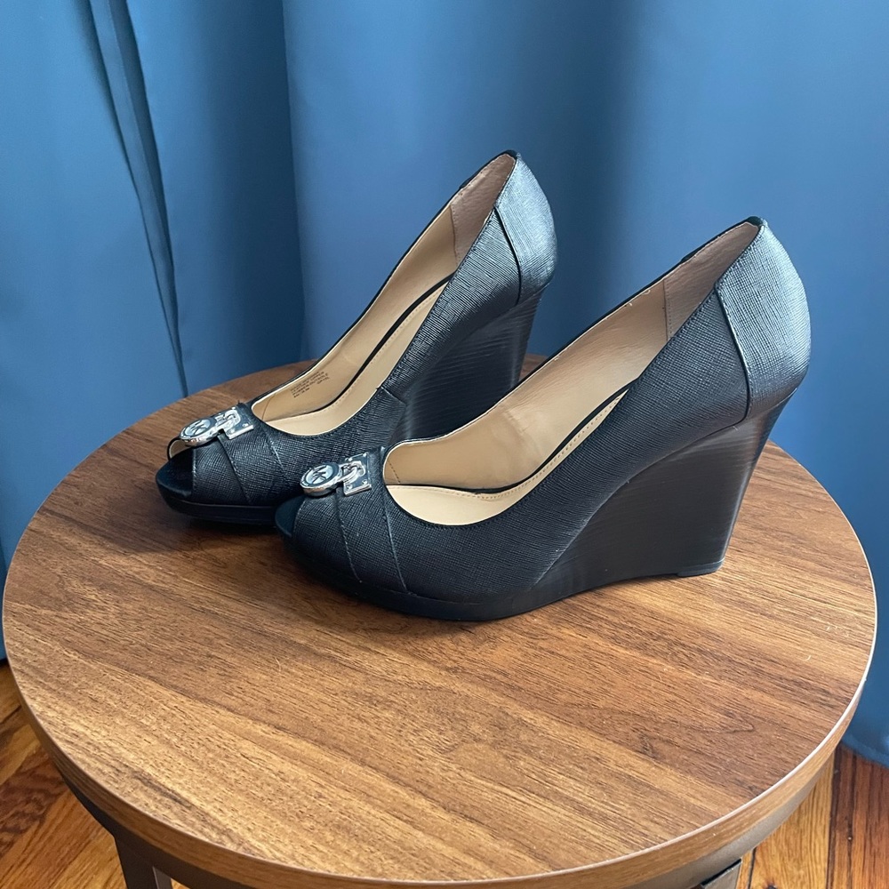 Michael Kors Women’s wedges - Picture 2 of 3